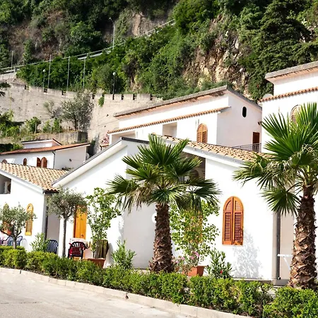 فندق Testa Di Monaco Natural Capo dʼOrlando