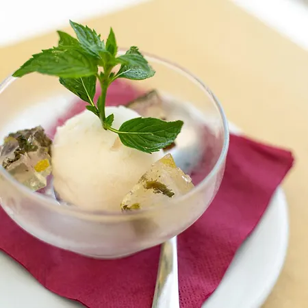 Testa Di Monaco Natural فندق