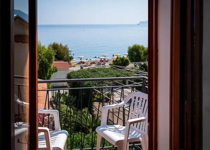Testa Di Monaco Natural Hotel Capo dʼOrlando